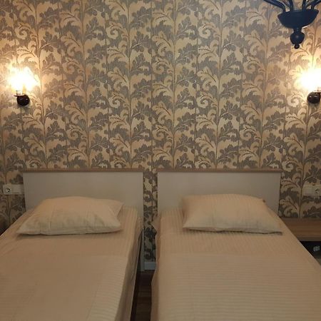 Piazza Batumi Guesthouse Eksteriør bilde