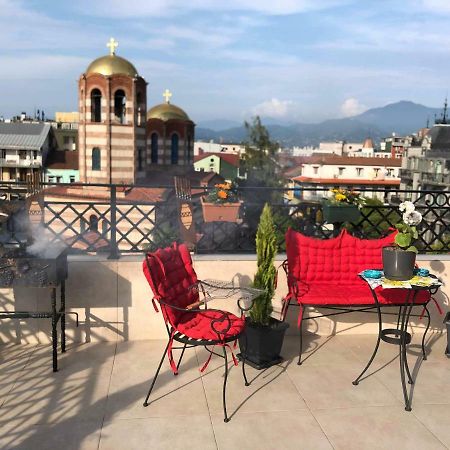 Piazza Batumi Guesthouse Eksteriør bilde