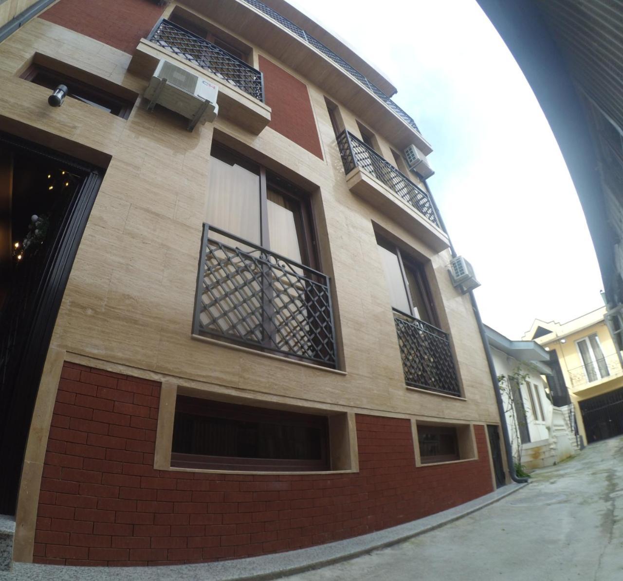 Piazza Batumi Guesthouse Eksteriør bilde