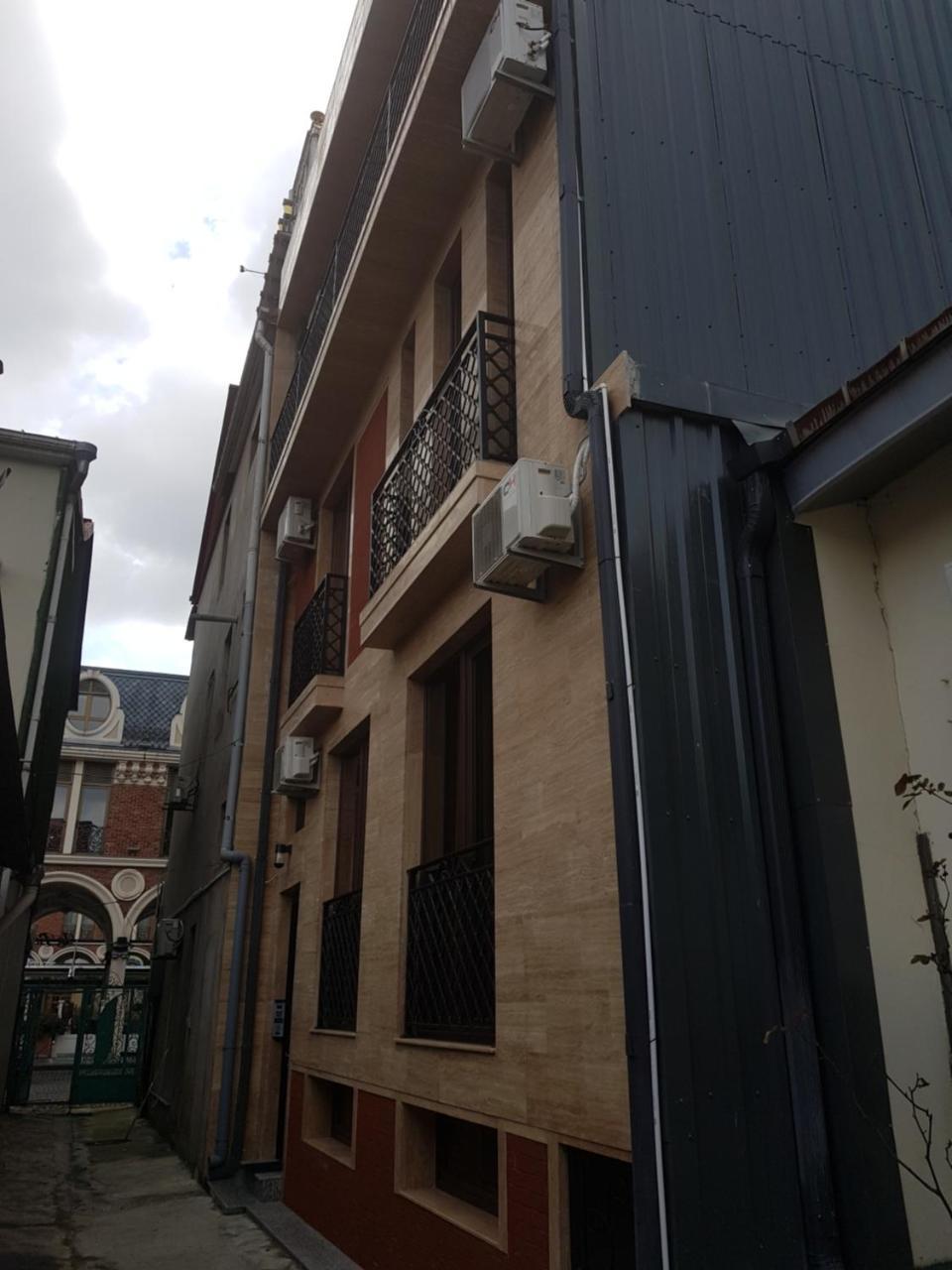 Piazza Batumi Guesthouse Eksteriør bilde