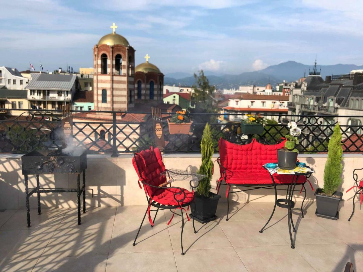 Piazza Batumi Guesthouse Eksteriør bilde