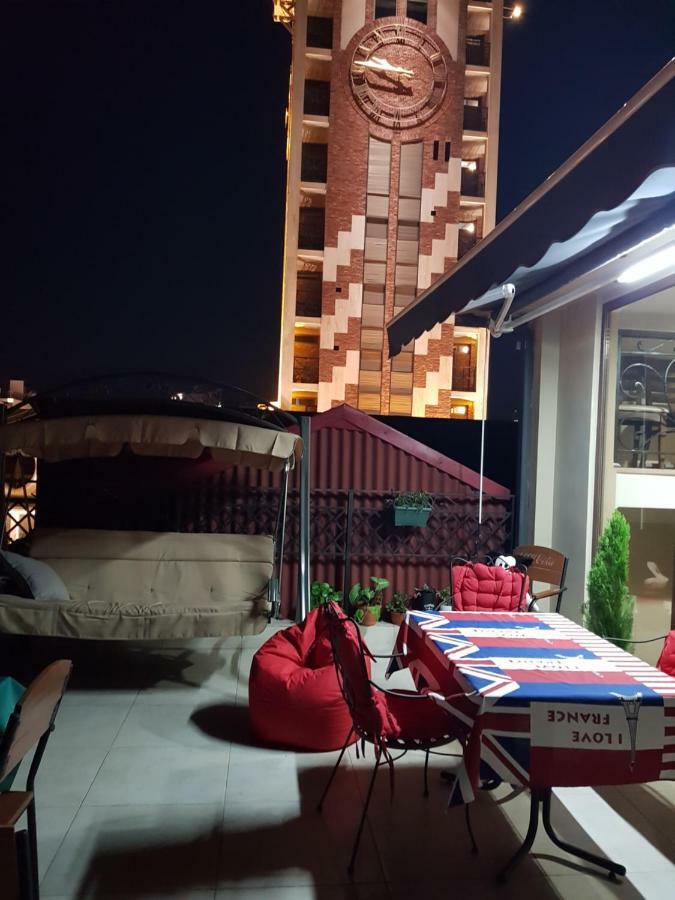 Piazza Batumi Guesthouse Eksteriør bilde