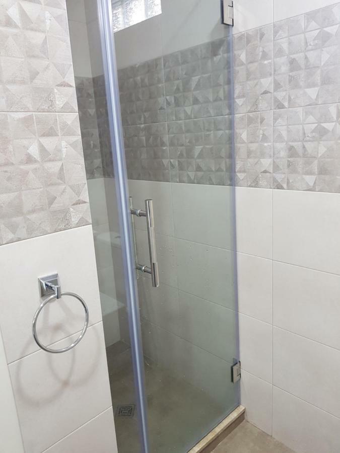 Piazza Batumi Guesthouse Eksteriør bilde