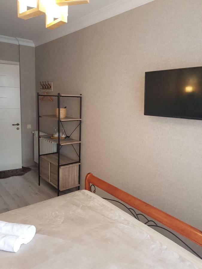 Piazza Batumi Guesthouse Eksteriør bilde