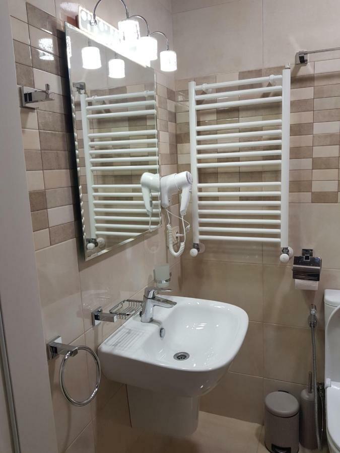 Piazza Batumi Guesthouse Eksteriør bilde