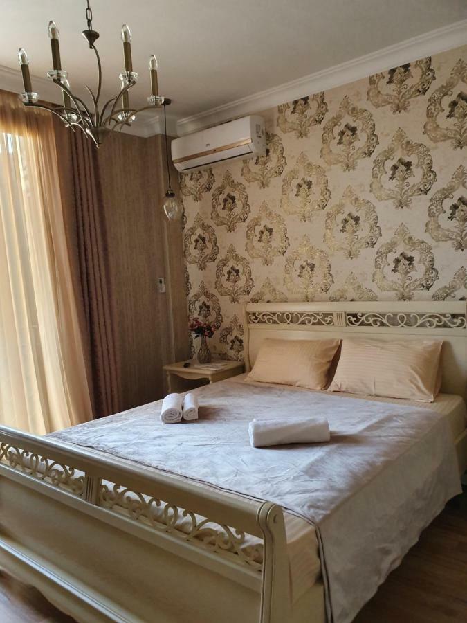 Piazza Batumi Guesthouse Eksteriør bilde