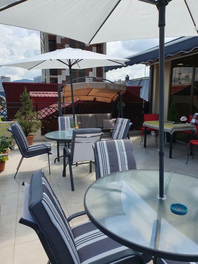 Piazza Batumi Guesthouse Eksteriør bilde